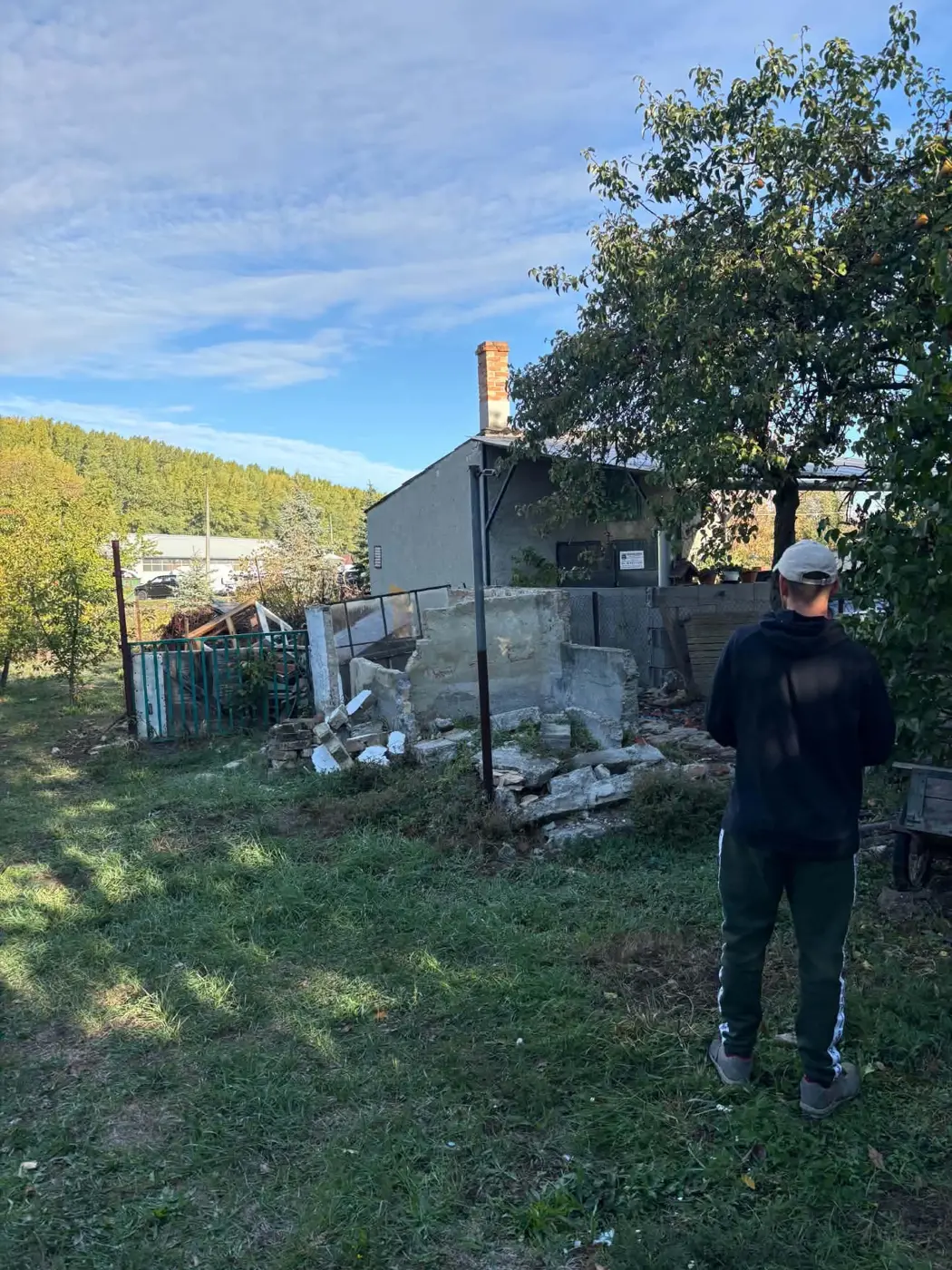 A melléképület maradványai a bontás előtt